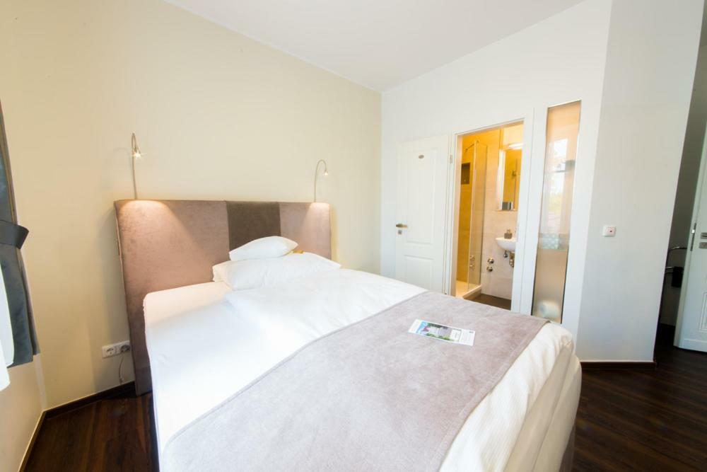 Landhotel Alte Toepferei ドゥイスブルグ エクステリア 写真