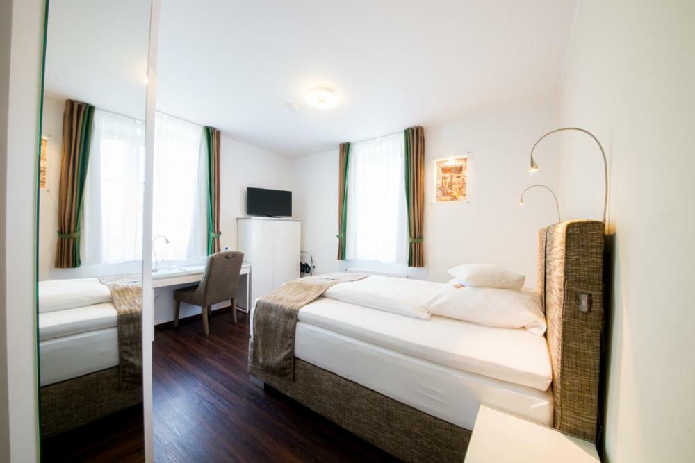 Landhotel Alte Toepferei ドゥイスブルグ エクステリア 写真