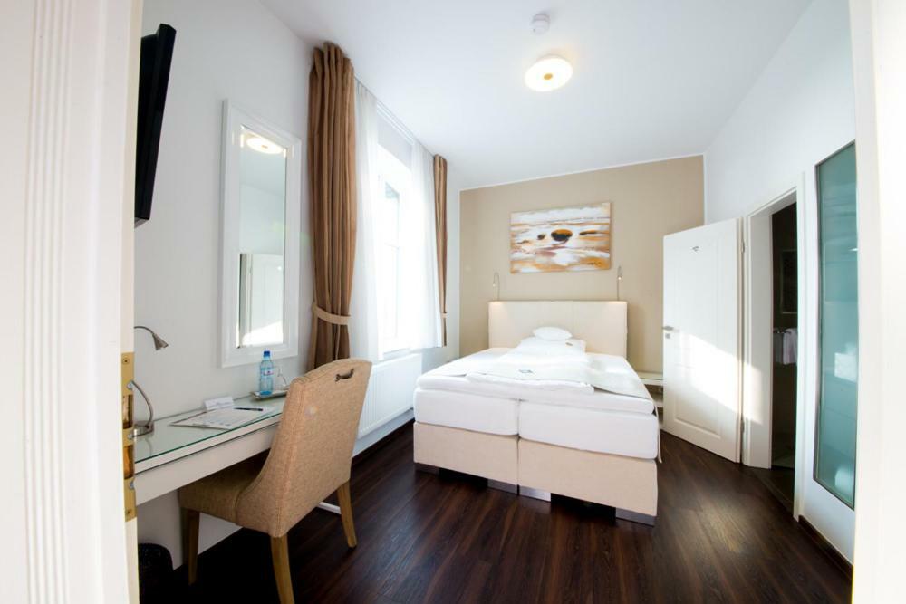 Landhotel Alte Toepferei ドゥイスブルグ エクステリア 写真